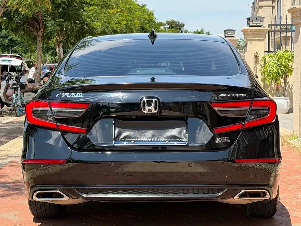Honda Accord — фото 7