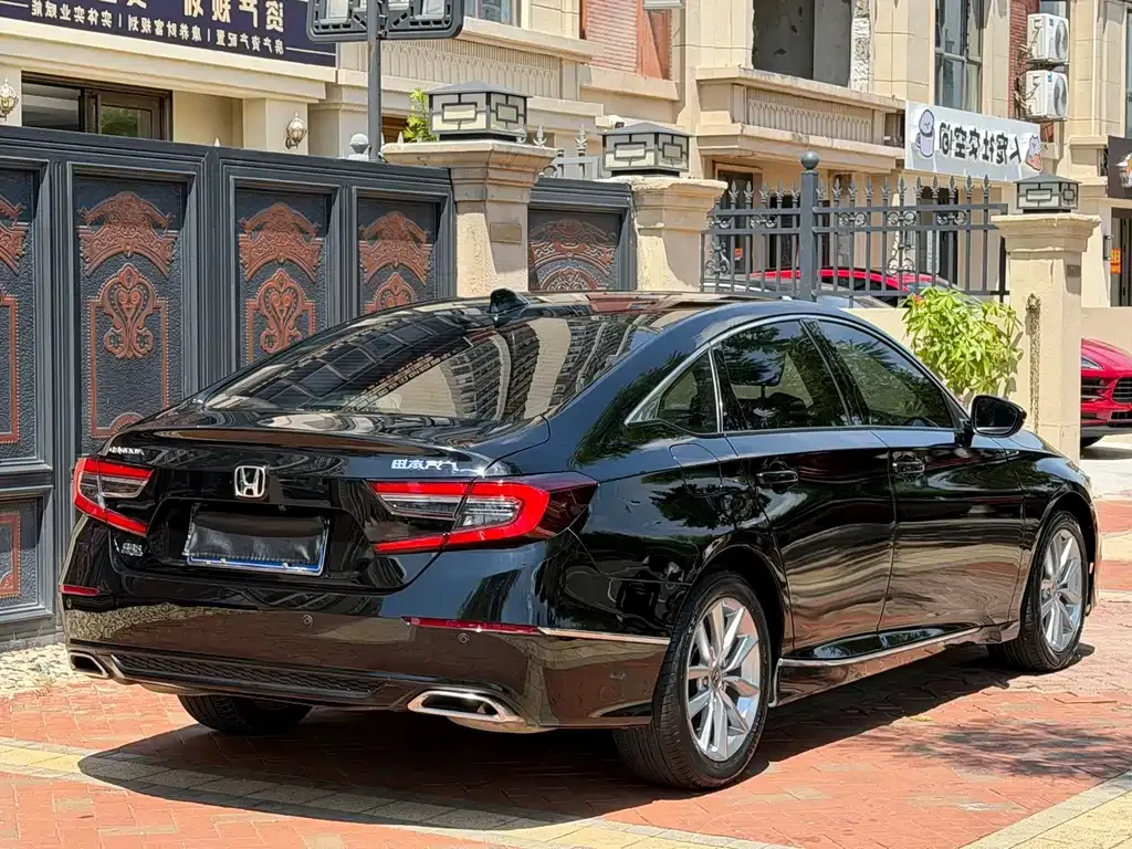 Honda Accord — фото 5