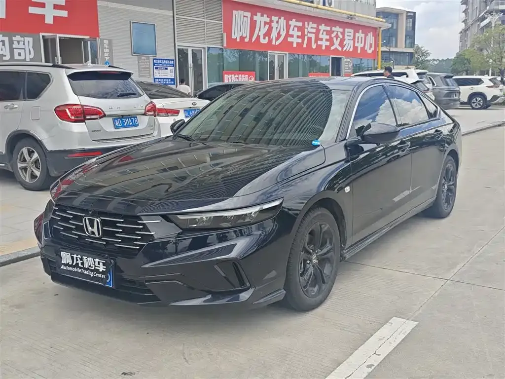Honda Accord — фото 1
