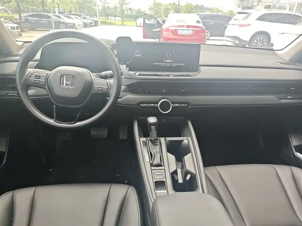 Honda Accord — фото 6