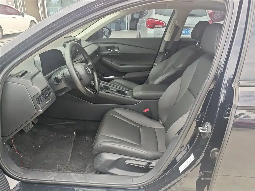 Honda Accord — фото 9