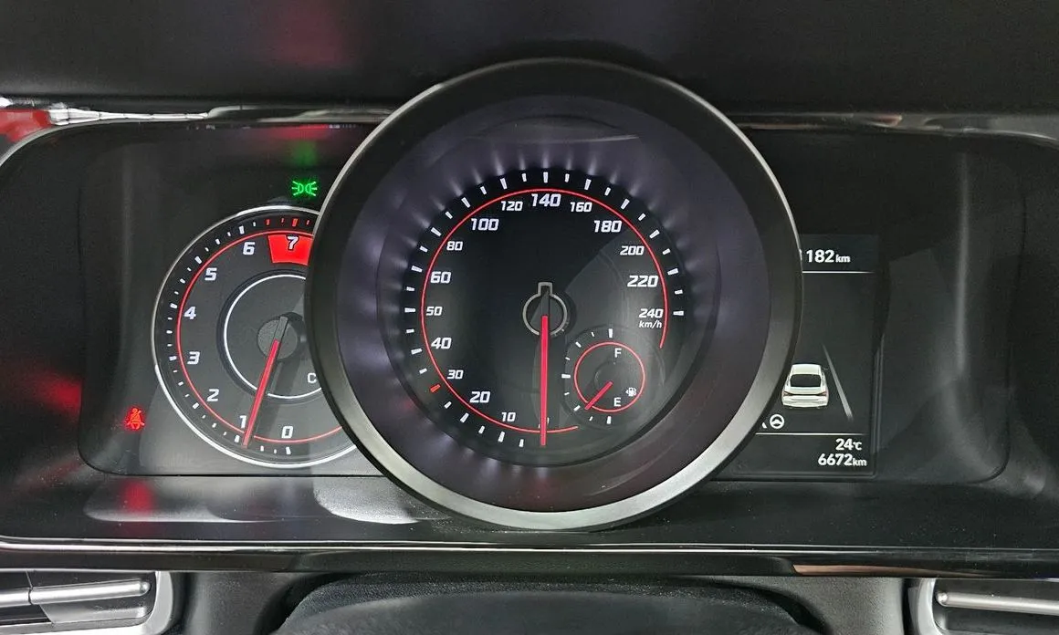Hyundai AVANTE — фото 10