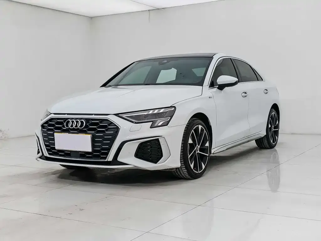 Audi A3 — фото 1