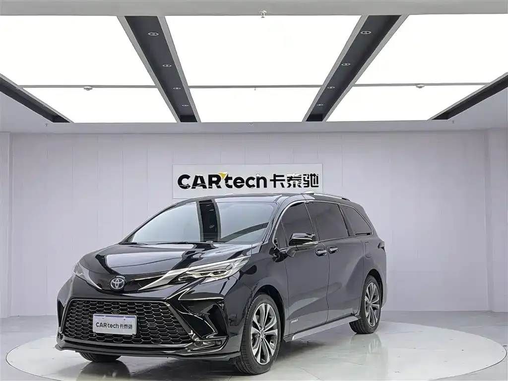 Toyota Granvia — фото 1