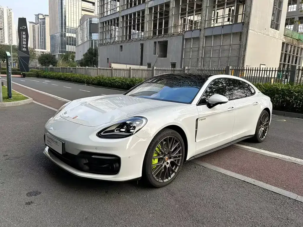 Porsche Panamera — фото 1