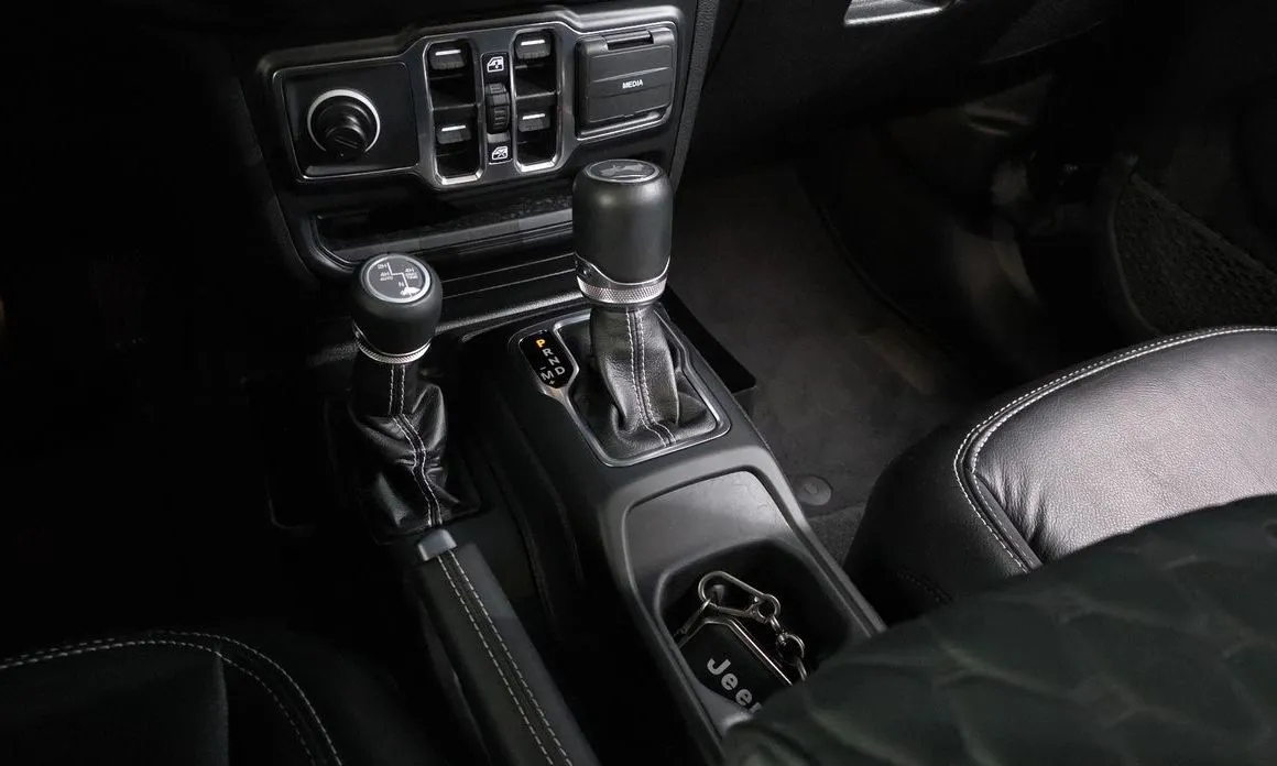 Jeep Wrangler — фото 6