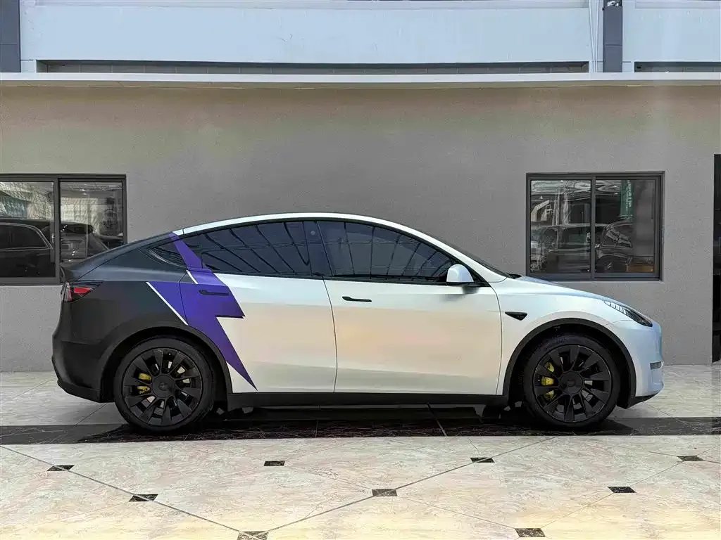 Tesla Model Y — фото 8