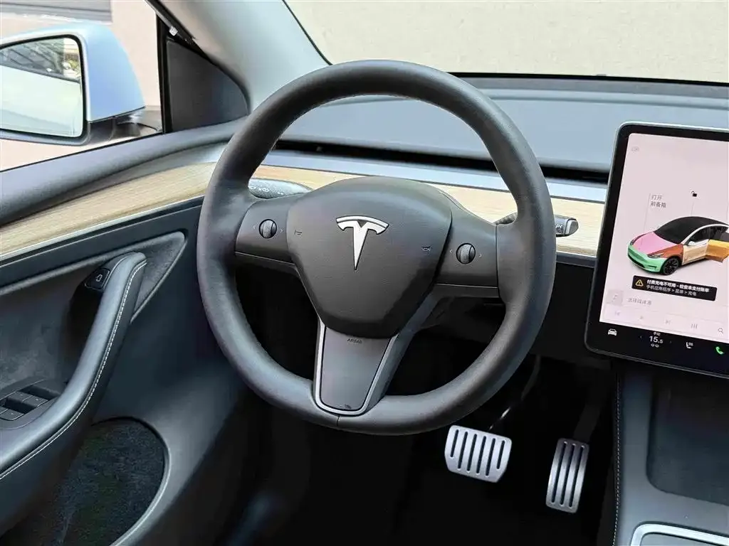 Tesla Model Y — фото 5