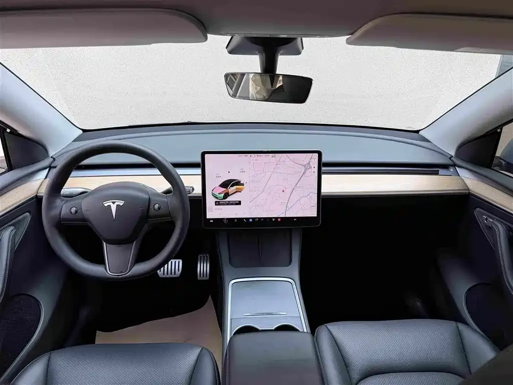 Tesla Model Y — фото 4