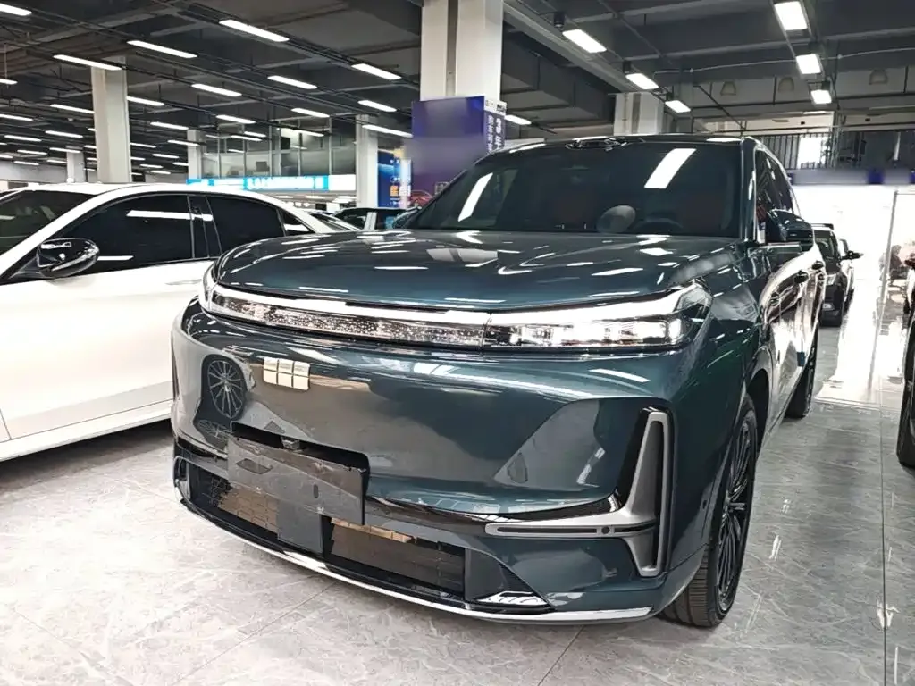 Geely Galaxy M9 — фото 1