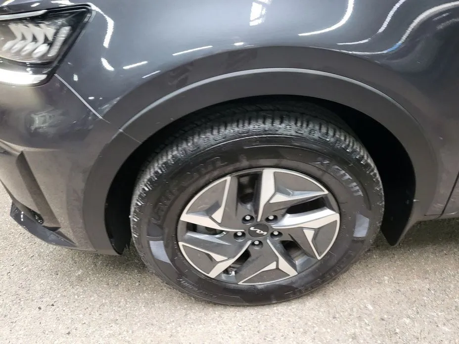 Kia Sorento — фото 7