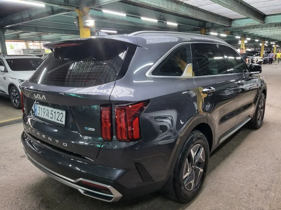 Kia Sorento — фото 8