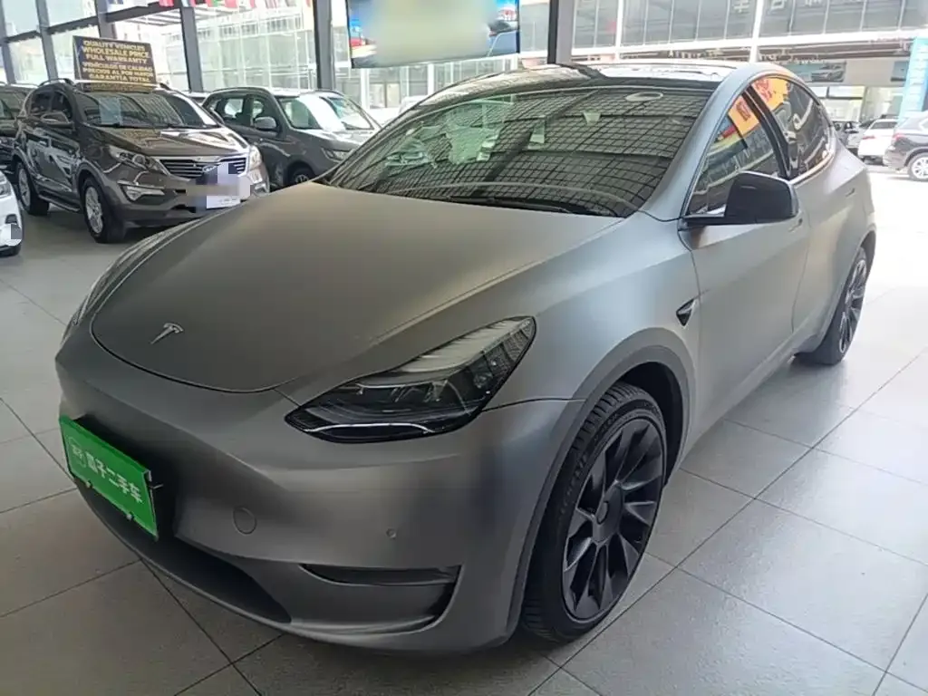 Tesla Model Y — фото 10
