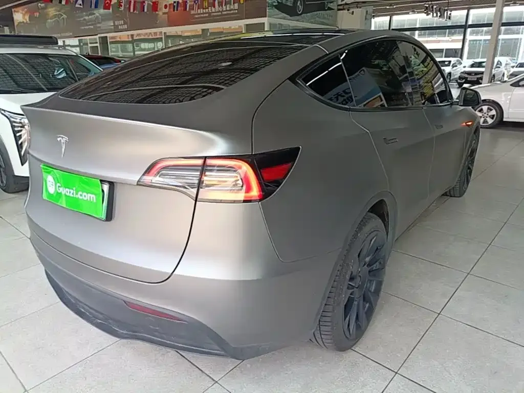 Tesla Model Y — фото 8