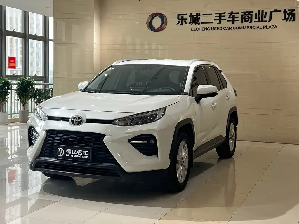 Toyota Wildlander — фото 1