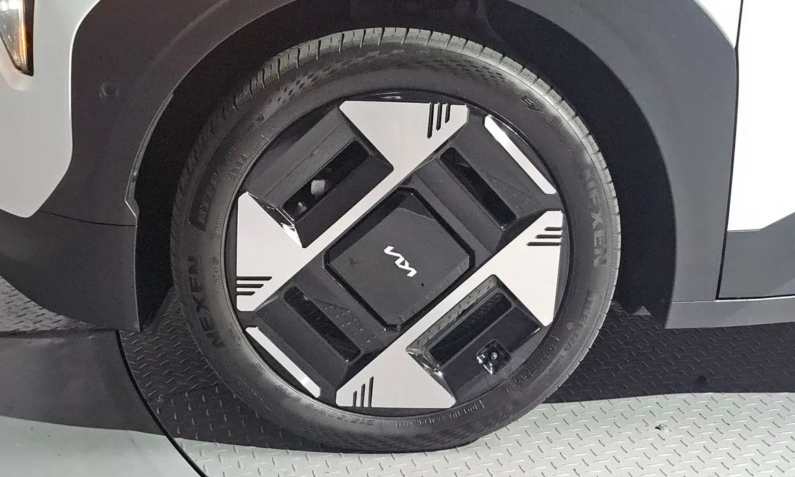 Kia EV3 — фото 4