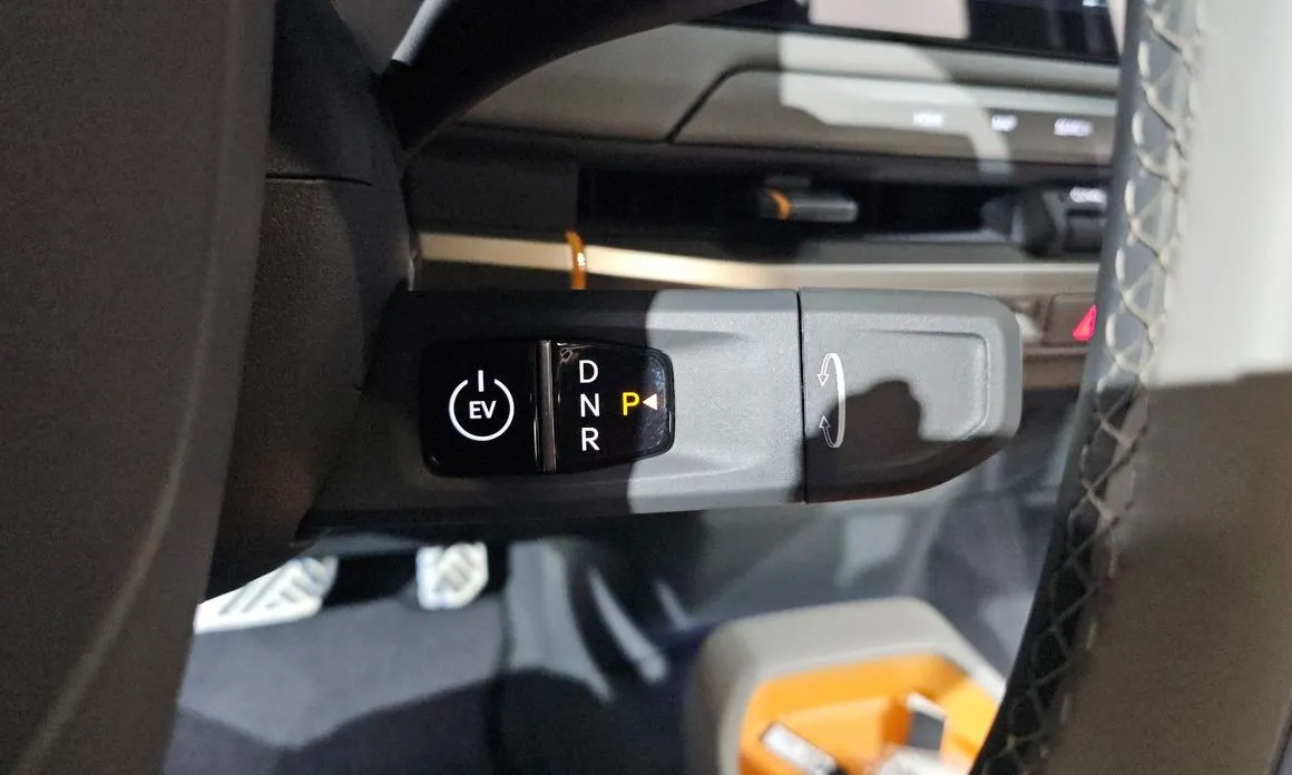 Kia EV3 — фото 8