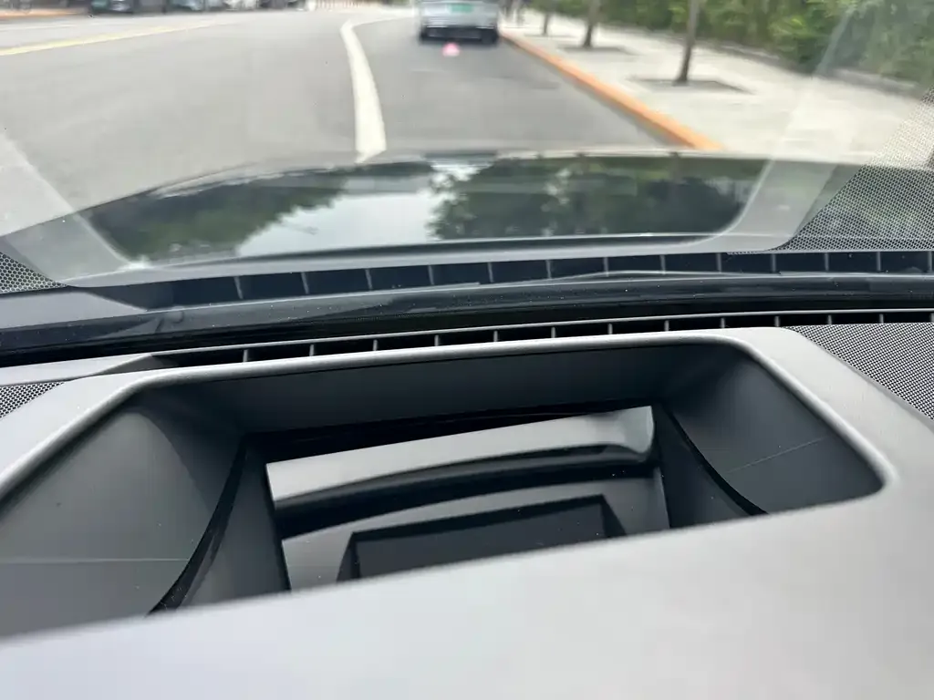 Audi A8 New Energy — фото 10