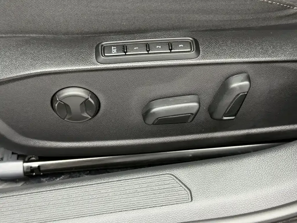 Volkswagen Golf — фото 10