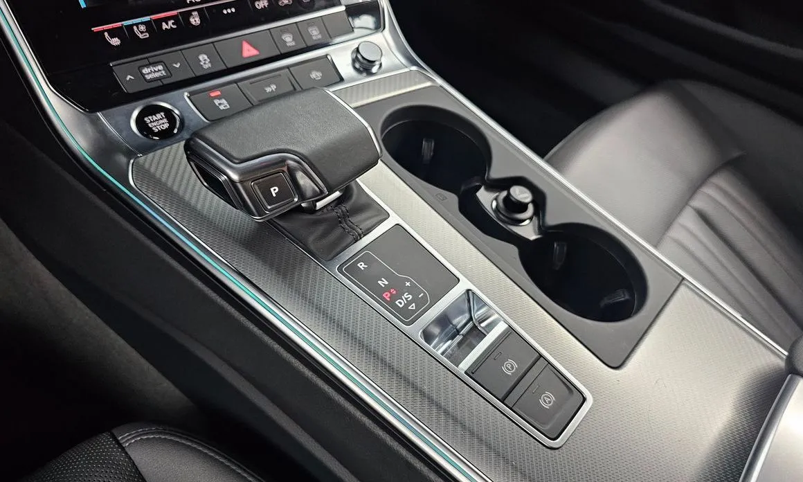 Audi A6 — фото 6