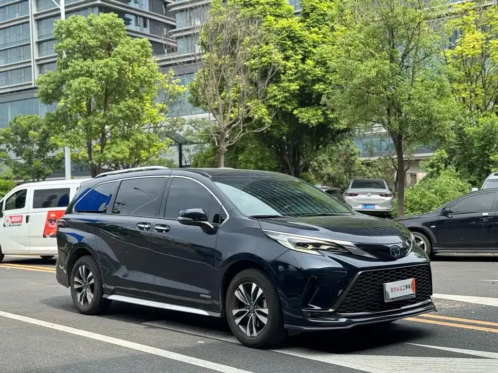 Toyota Granvia — фото 10