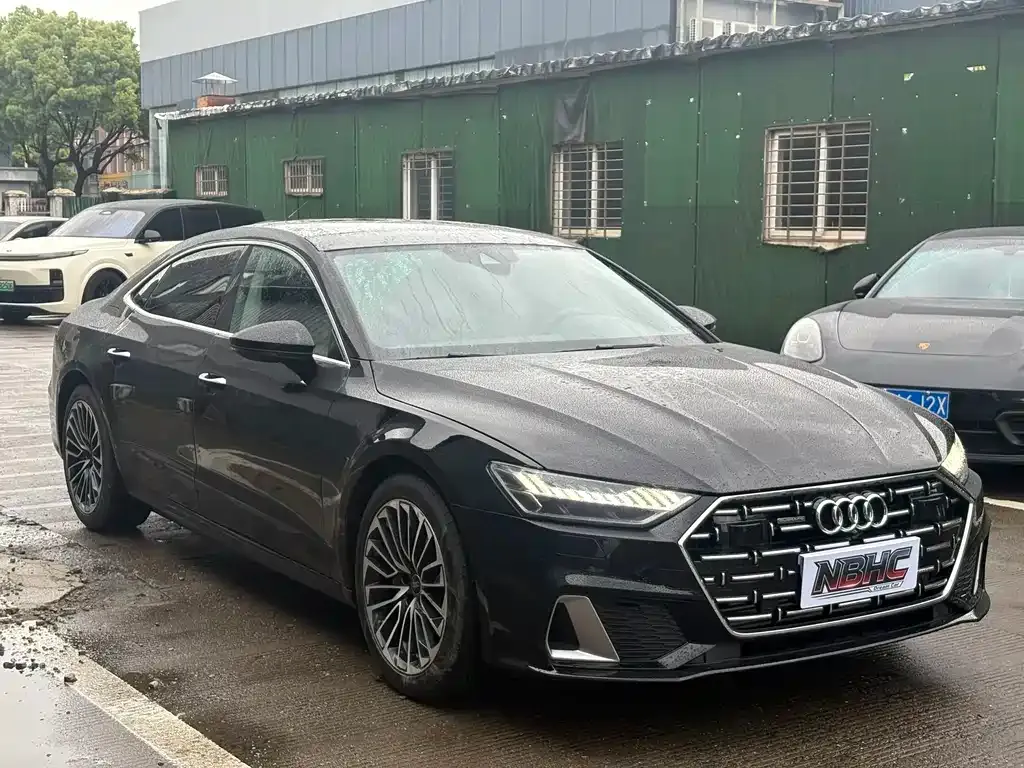 Audi A7L — фото 7
