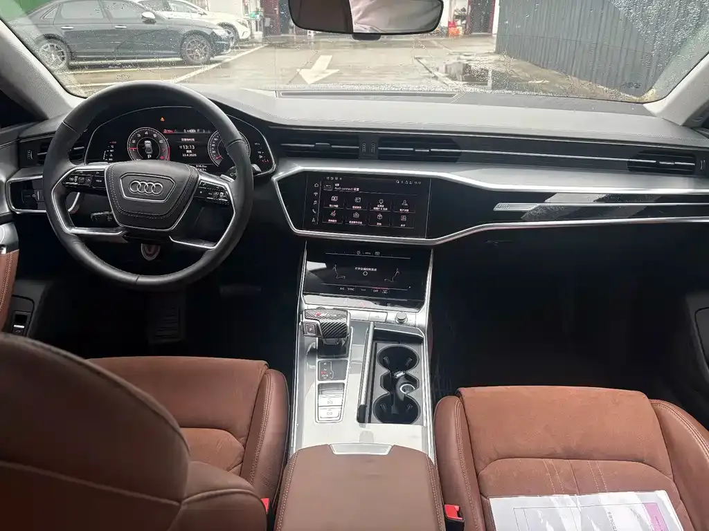Audi A7L — фото 8