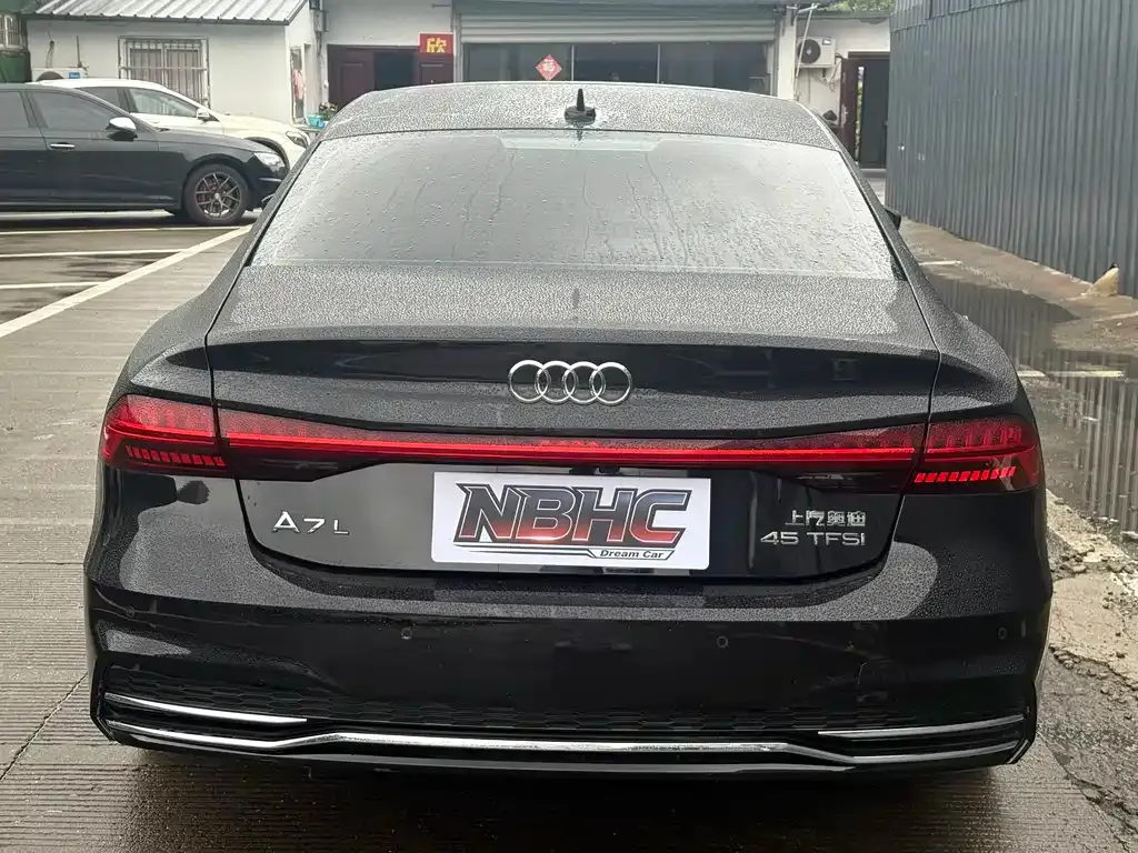 Audi A7L — фото 2