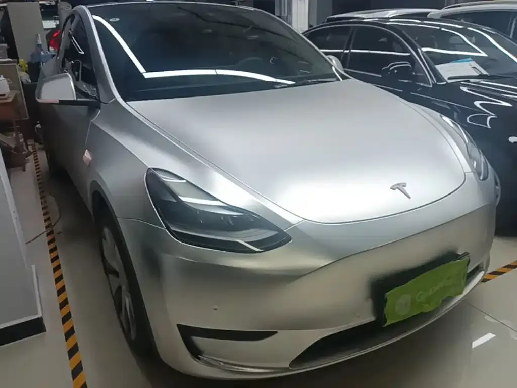 Tesla Model Y — фото 6