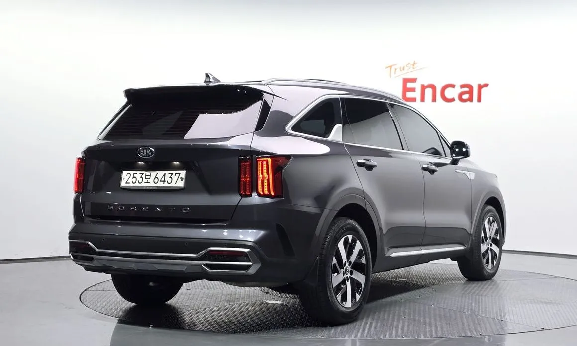 Kia Sorento — фото 5