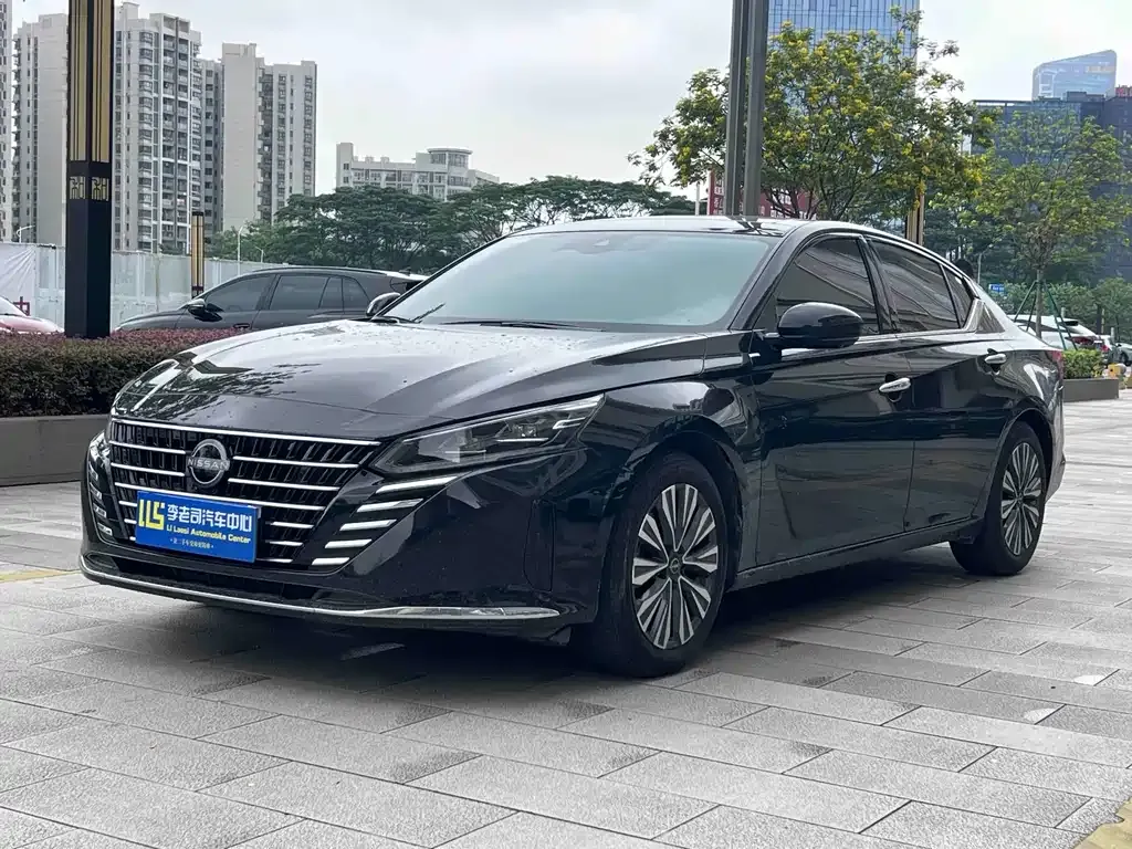 Nissan Teana — фото 1