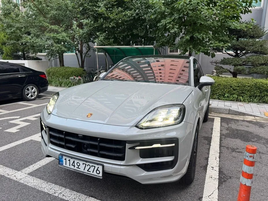 Porsche Cayenne 3.0 E-Hybrid Coupe 1