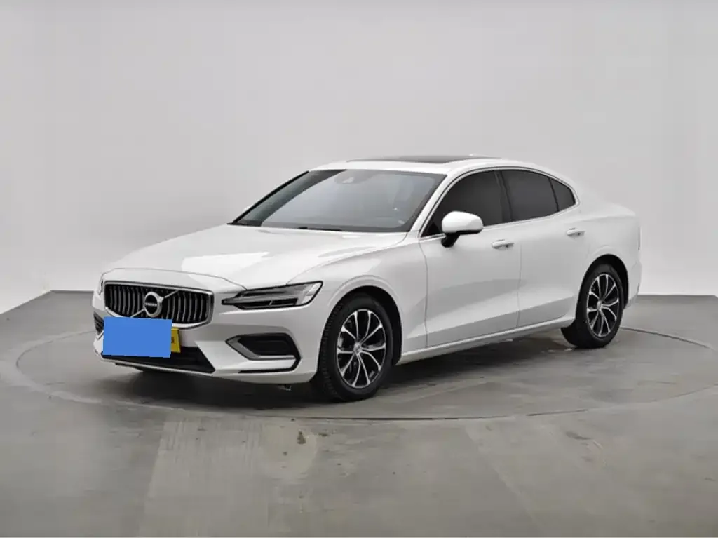 Volvo S60 — фото 1