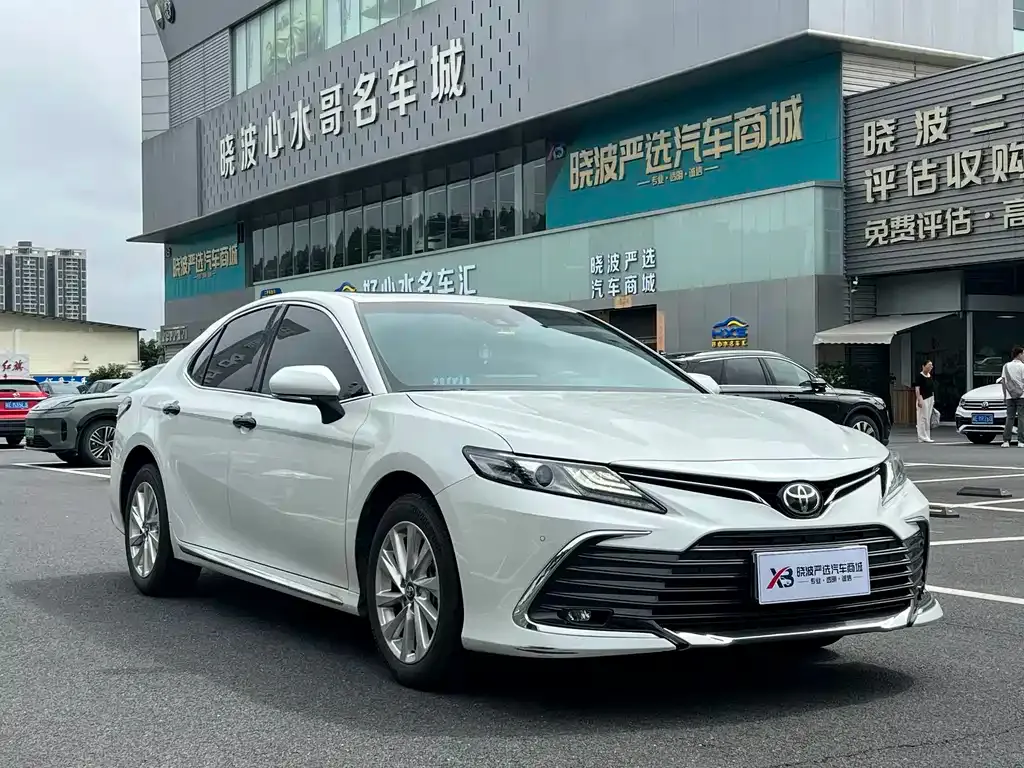 Toyota Camry — фото 9