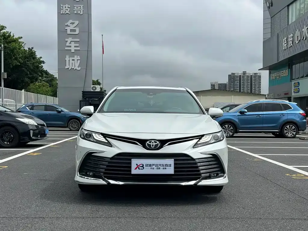 Toyota Camry — фото 6