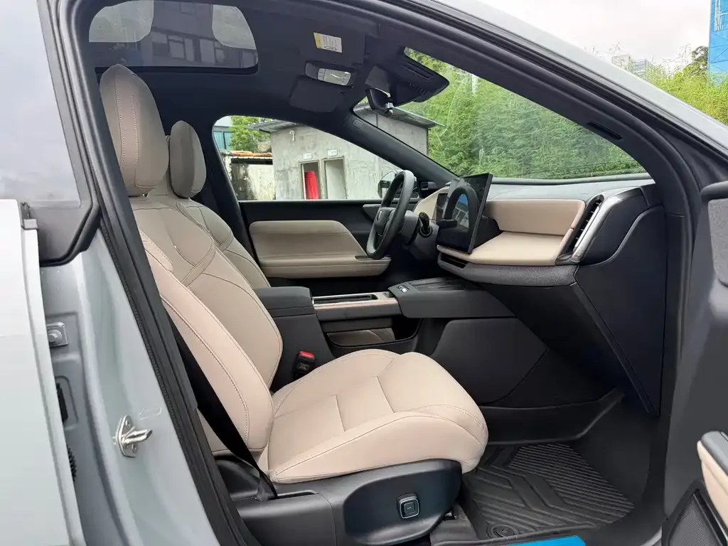 Volvo XC70 Plug-in Hybrid — фото 3