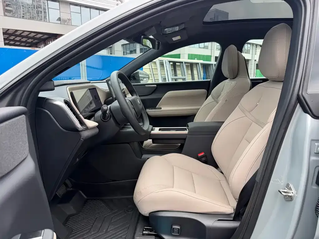 Volvo XC70 Plug-in Hybrid — фото 7
