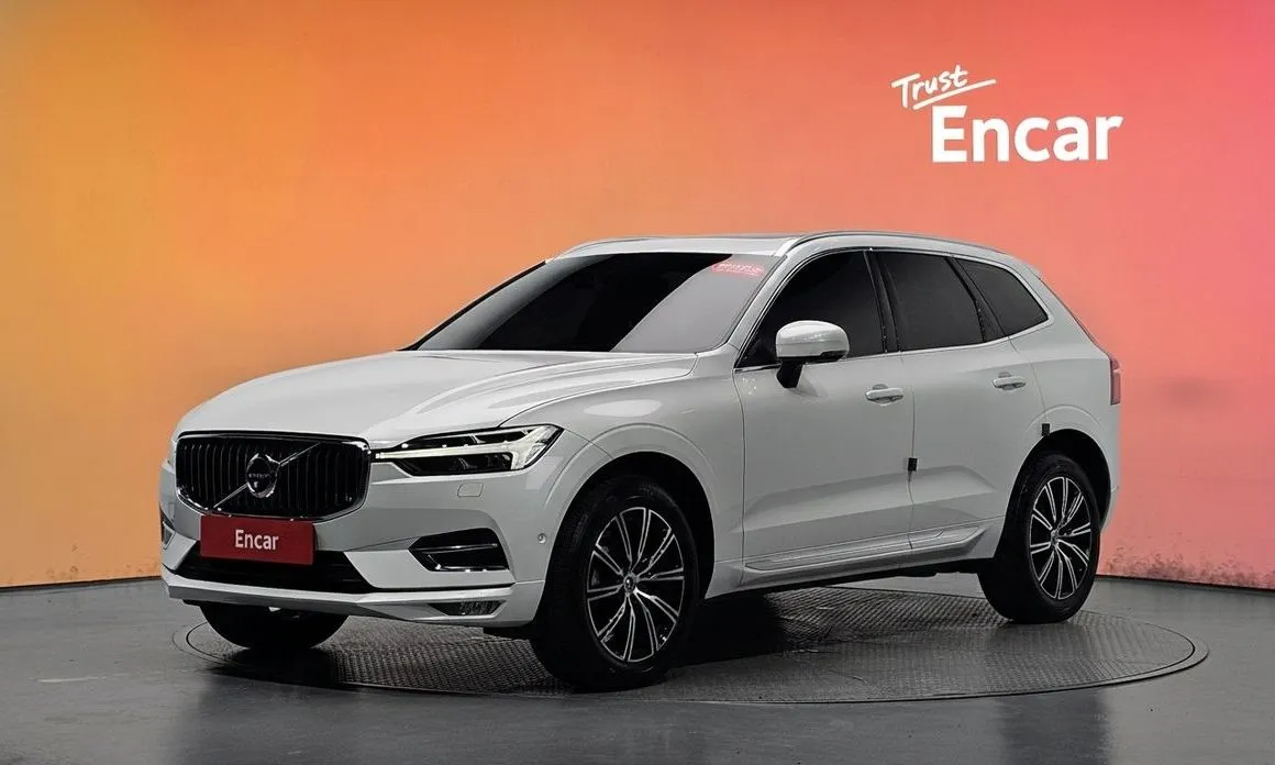 Volvo XC60 — фото 1