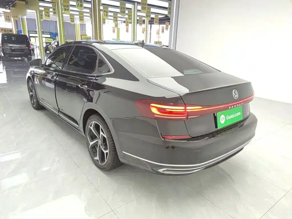 Volkswagen Passat — фото 8