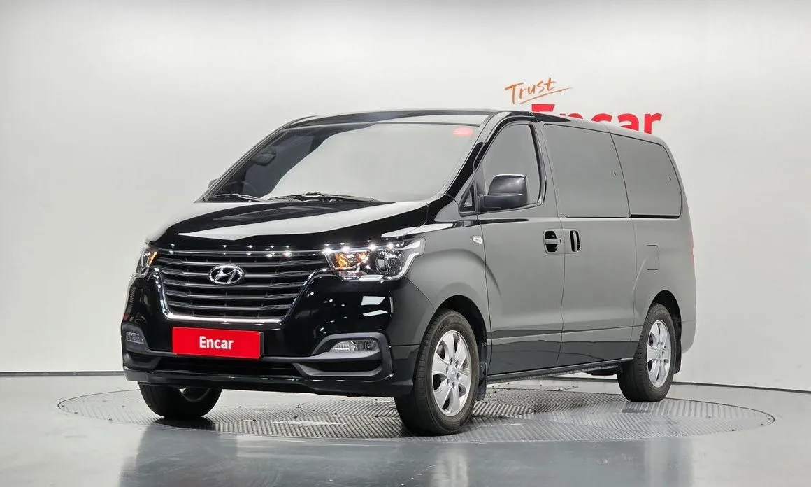 Hyundai Starex — фото 1