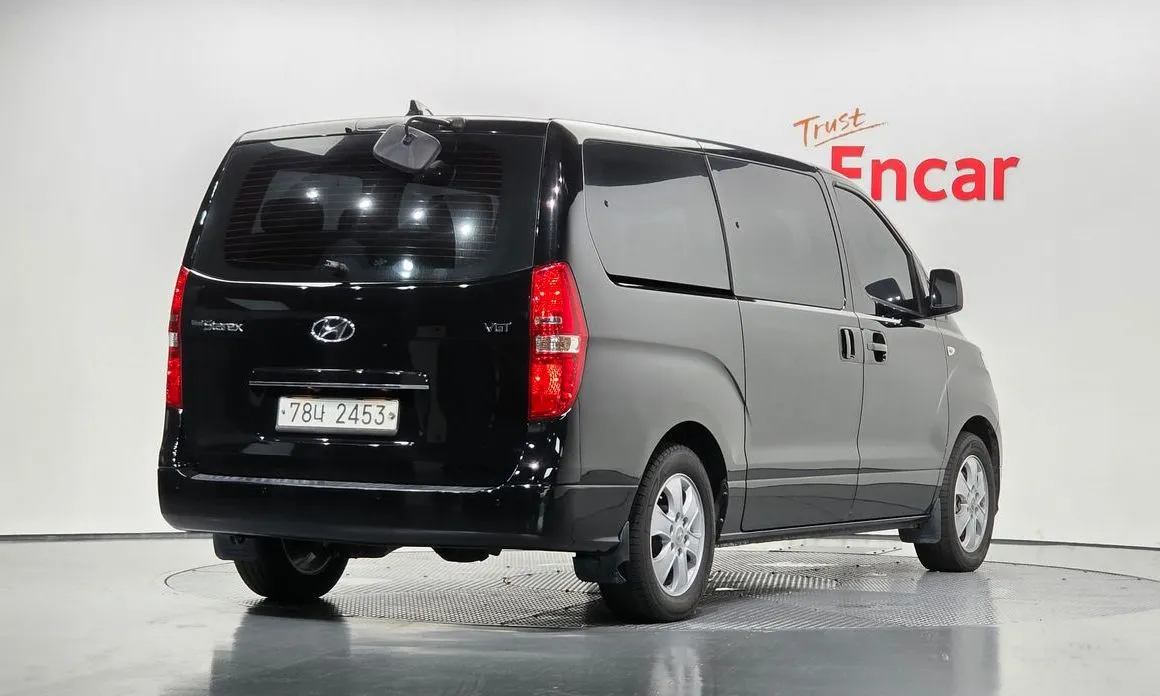 Hyundai Starex — фото 3