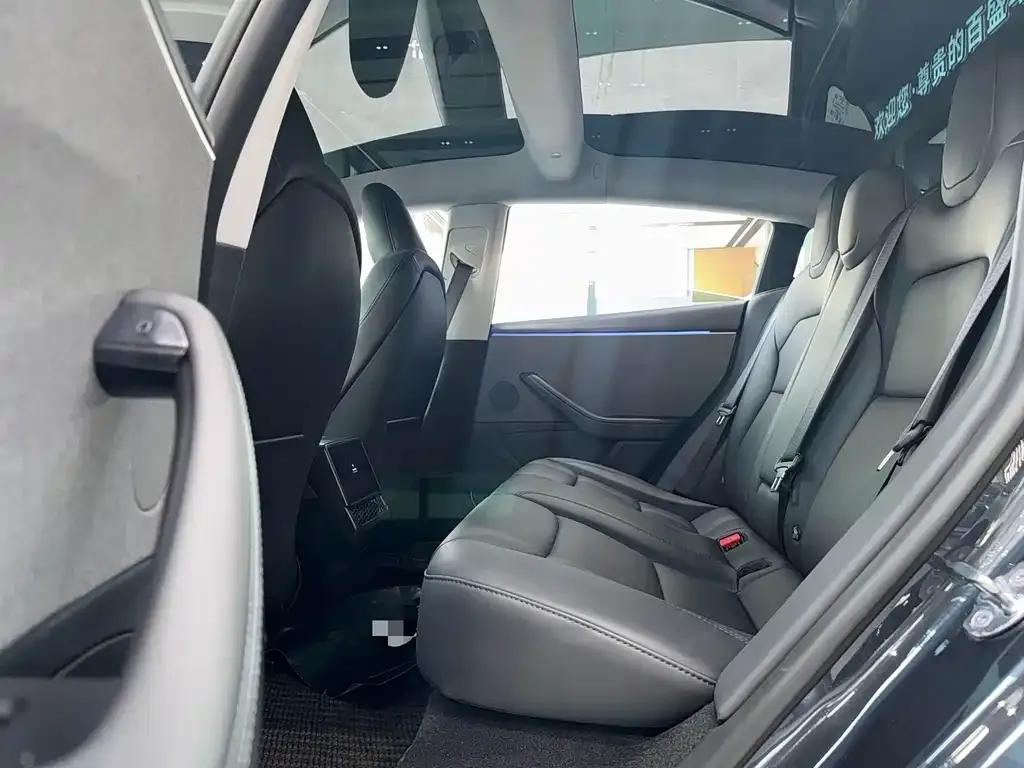 Tesla Model 3 — фото 3