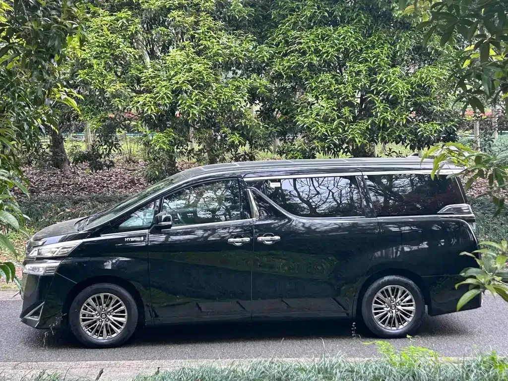 Toyota Vellfire — фото 6