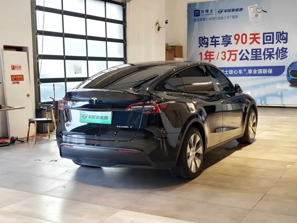 Tesla Model Y — фото 5