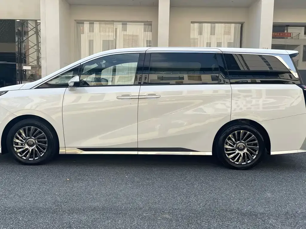 GAC Motor Trumpchi M8 — фото 8