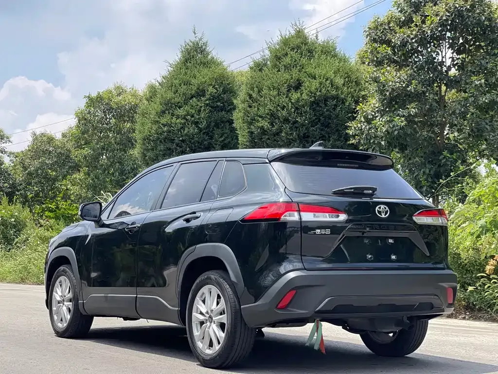 Toyota Corolla Cross — фото 10