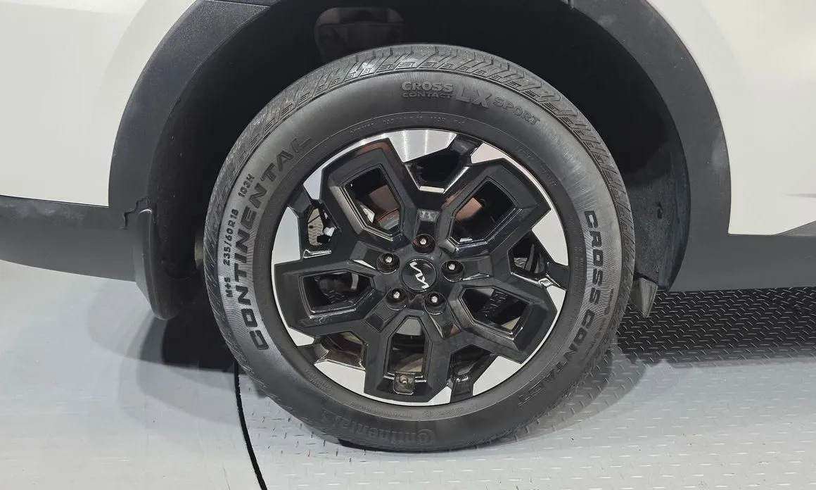 Kia Sorento — фото 9