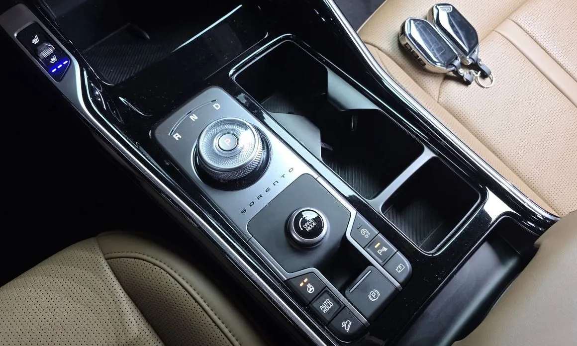 Kia Sorento — фото 8
