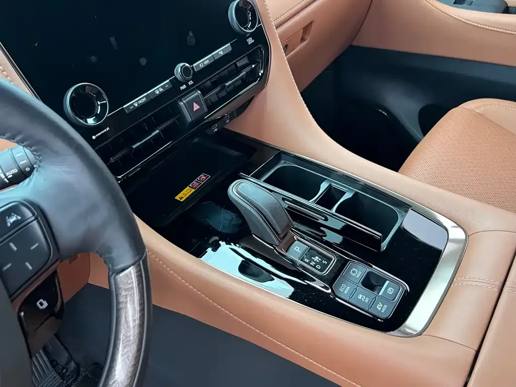 Toyota Alphard — фото 9