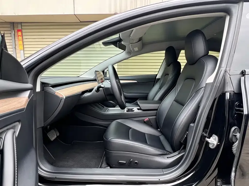 Tesla Model 3 — фото 6